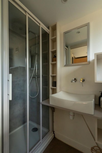 Tiny House with Roof Top - Litchi