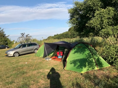 Pitch tent