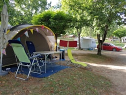 Emplacement - Forfait Nature (1 Tente, Caravane Ou Camping-Car / 1 Voiture) - Flower Camping du Lac du Causse