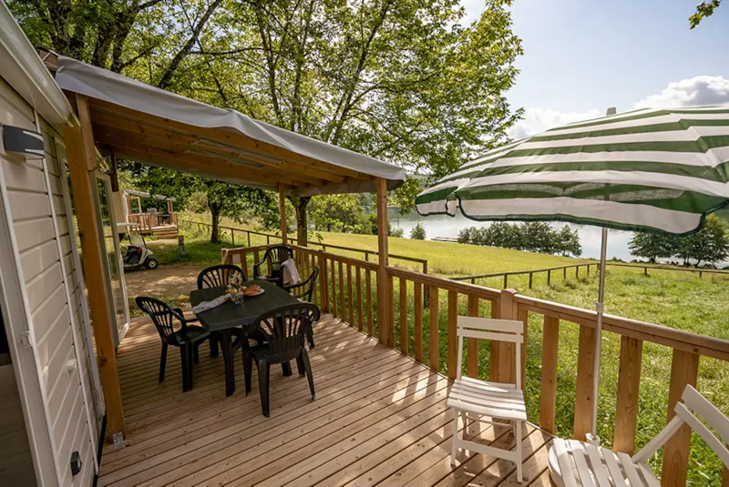Mobil-Home Premium 29M² (2Chambres) + +Lv + Tv + Terrasse Semi-Couverte 6M² Vue Sur Le Lac