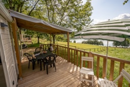 Mietunterkunft - Mobilheim Premium 29M² (2 Zimmer) + Seeblick + Halbüberdachte Terrasse 6M² - Flower Camping du Lac du Causse