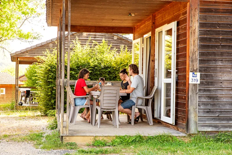 Chalet Confort 26M² (2 Chambres)  + Terrasse Couverte 6M²