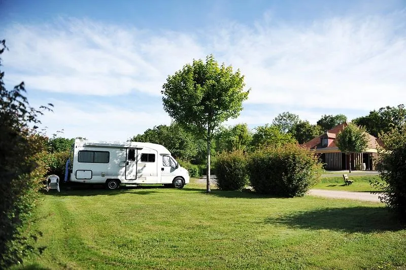 Emplacement Grand-Confort -Caravane Et Camping-Car