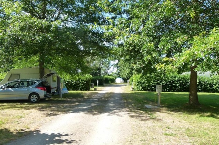 Emplacement Grand-Confort -Caravane Et Camping-Car