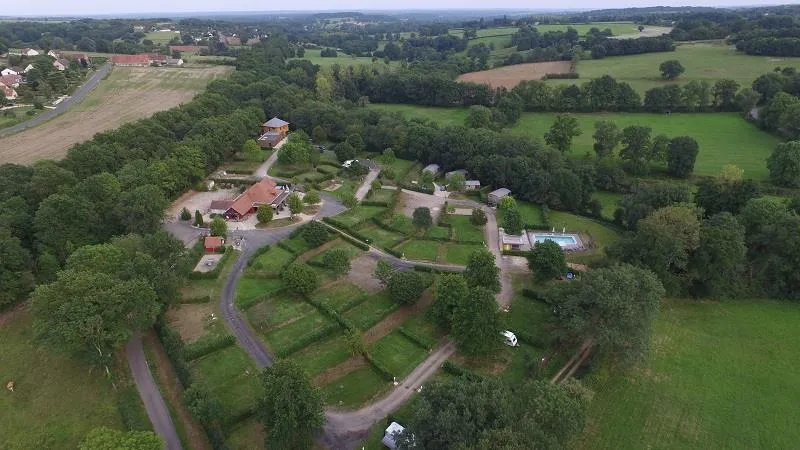 Emplacement Avec Électricité Pour Tente
