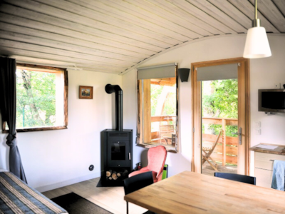 Cabane Confort vue sur Indre - 25m² - 1 bedroom + covered terrace + TV