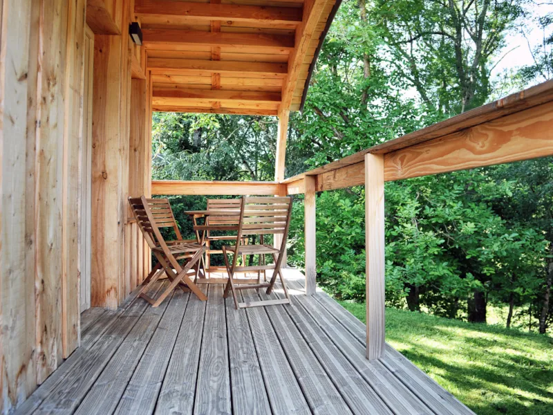 Cabane Standard - 25M² - 1 Chambre + Terrasse Couverte + Tv