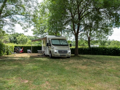 Comfort Package (site + tent or caravan or car) with electricity