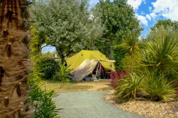 Stellplatz - Pauschale Confort (Stellplatze : Zelt, Wohnwagen Oder  Wohnmobil + 1 Auto + Strom 10 A) - Camping Le Bois Verdon