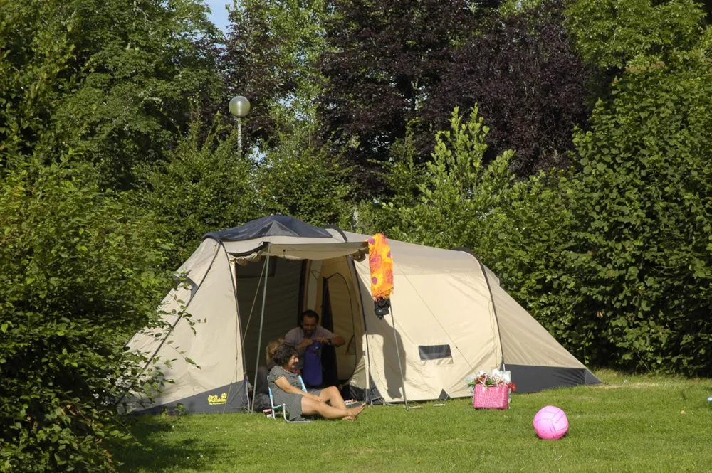 Pitch - Comfort Camping Pitch - Huttopia Etang de Fouché