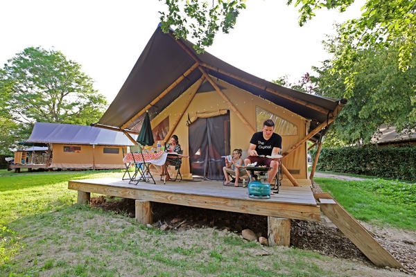 Location - Tente Trappeur Sans Poele À Bois - Camping Huttopia Etang de Fouché