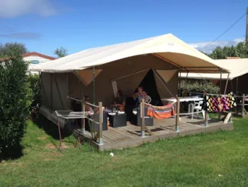 Mietunterkunft - Zelt Canada (2 Zimmer - Ohne Sanitäranlagen) - Camping les Floralies