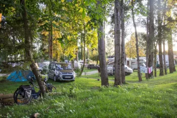 Stellplatz - Stellplatz + 1 Fahrzeug - Camping de l'Ile