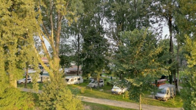 Pitch + 1 vehicle