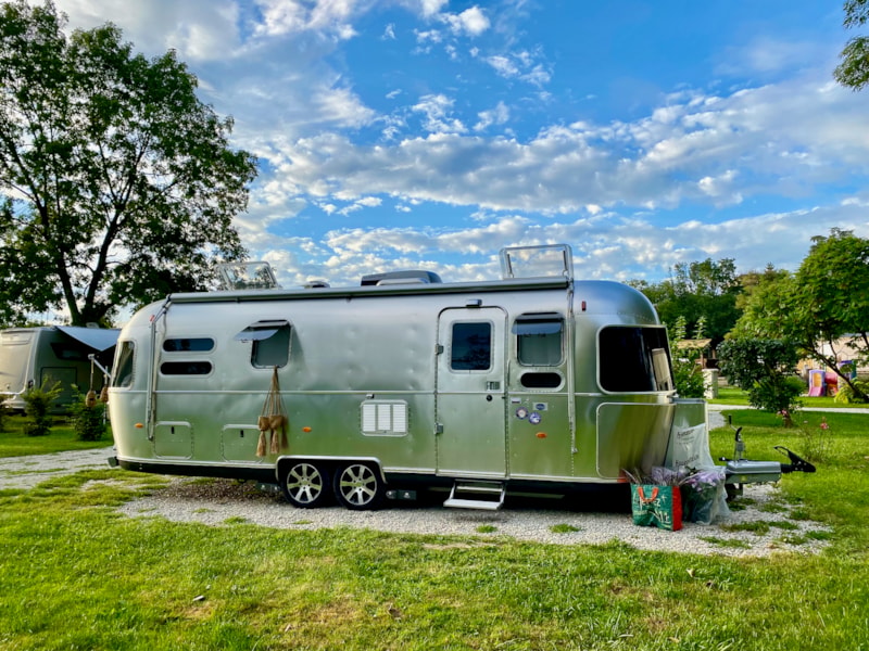 Emplacement caravane double essieu