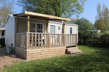 Accommodation - Mobil Home Lodge 77 Confort Plus 2 Bedrooms - 30 M² + Semi-Covered Terrace - Camping Le Clos de Balleroy