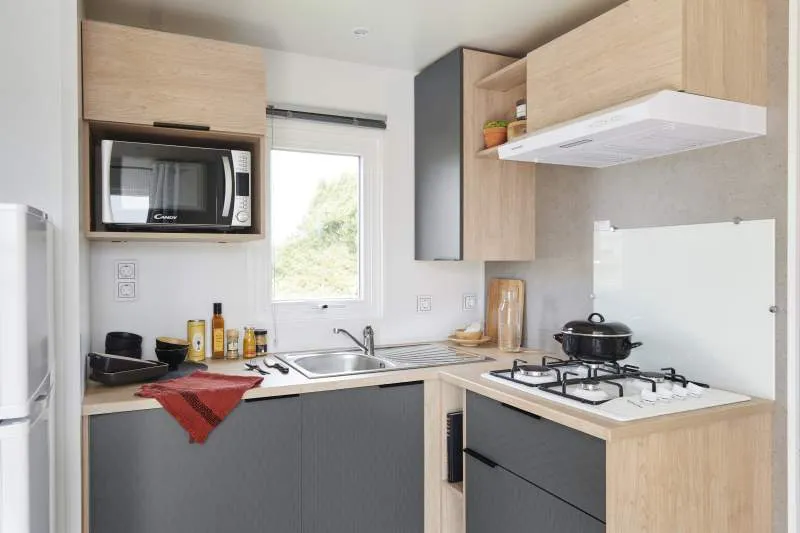 Mobil Home Lodge 83 Confort Plus 3 Chambres - 28 M² + Terrasse Intégrée De 8 M²