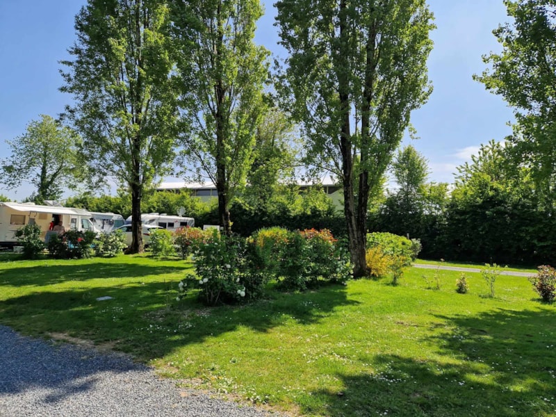 Komfort-Pauschale (1 Zelt/Wohnwagen oder Wohnmobil/1 Auto/Strom 10 A)