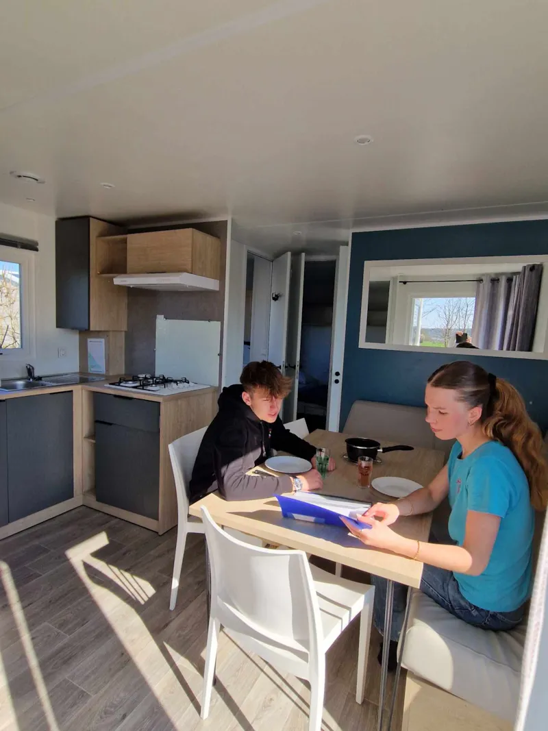 Mobil Home Lodge 83 Confort Plus 3 Chambres - 28 M² + Terrasse Intégrée De 8 M²