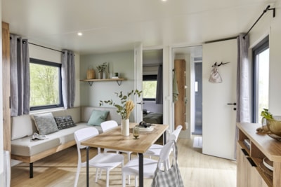 Lodge 77 Comfort Plus mobile home with 2 bedrooms - 30 m² + semi-covered terrace — 1