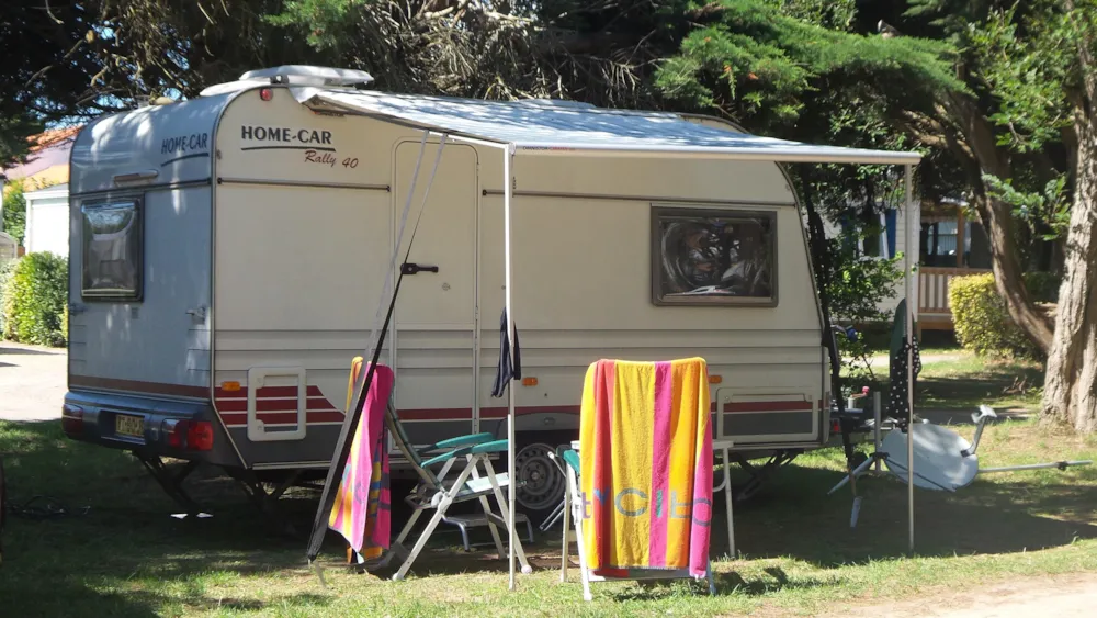 Kampeerplaats(en) - Pakket Camping Key : 1 Voertuig + Tent Of Caravan + Elektriciteit - Camping du Vieux Château