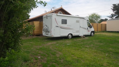 Camping Key Package: 1 car + 1 tent or 1 caravan or 1 motorhome + Electricity — 2