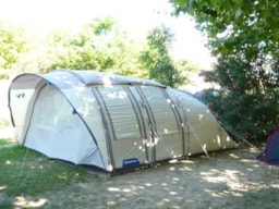 Kampeerplaats(en) - Standplaats : Auto + Tent + Elektriciteit 10Ap - Domaine du Moulin des Sandaux