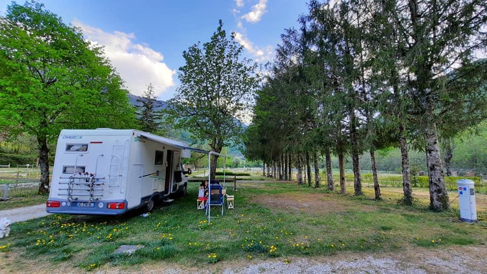 Stellplatz - Emplacements Nu - Camping Le Valserine
