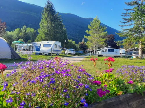 Emplacement - Emplacements Nu - image n°1 - Camping Le Valserine