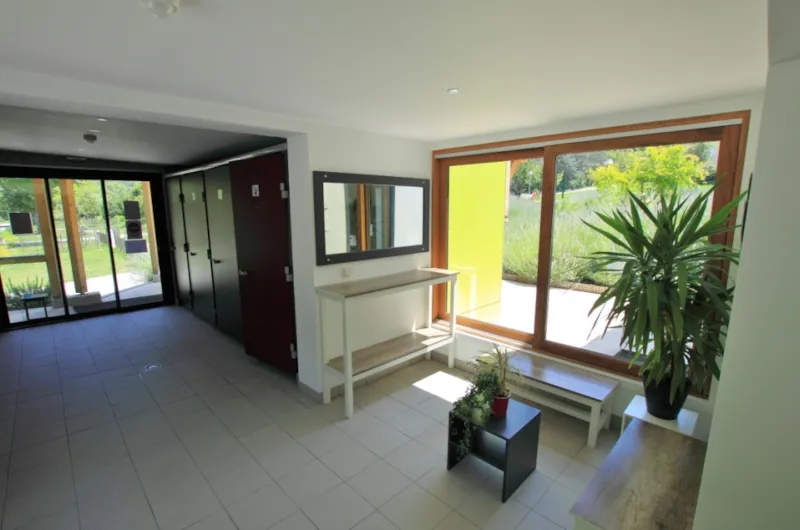 Emplacement + 1 Voiture + Tente, Caravane Ou Camping-Car