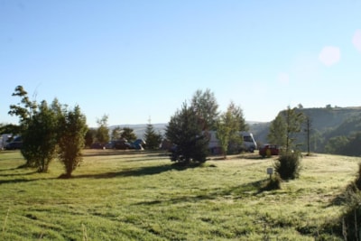Pitch Trekking Package by foot or by bike with tent