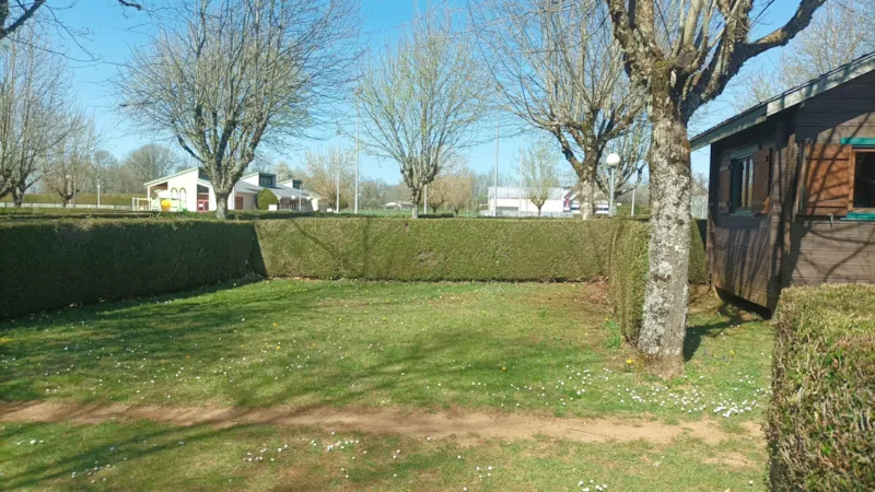 Forfait Emplacement 2 Personnes + Voiture - 85M²