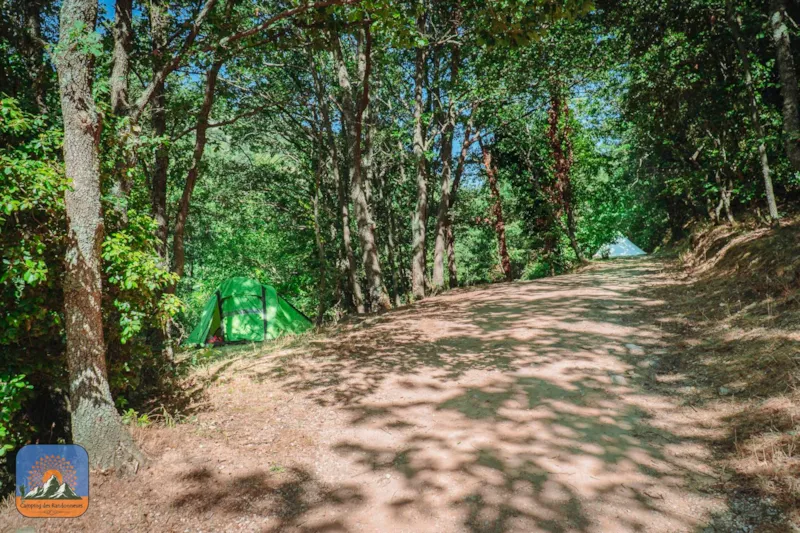 Forfait Emplacement 1 Tente (7X3m Max.) (Prix Basé Sur 2 Personnes) Pas D'électricité Ni De Véhicule