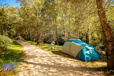 XL Package: Pitch + 1 vehicle + 1 tent (max. 7x4m) + electricity (based on 2 people) — 6
