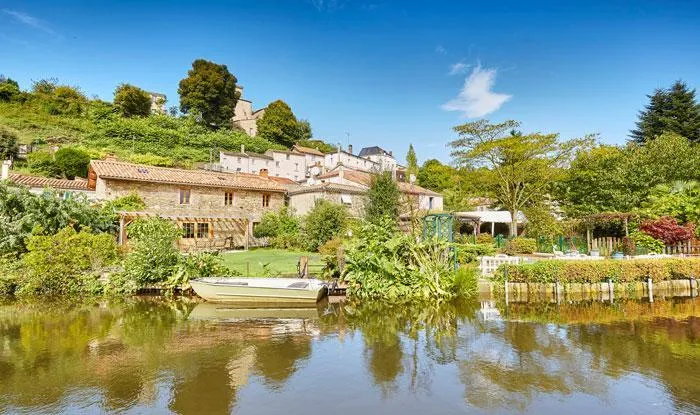 Capfun - Camping Le Hameau du Petit Lay*** - image n°1 - Camping Direct