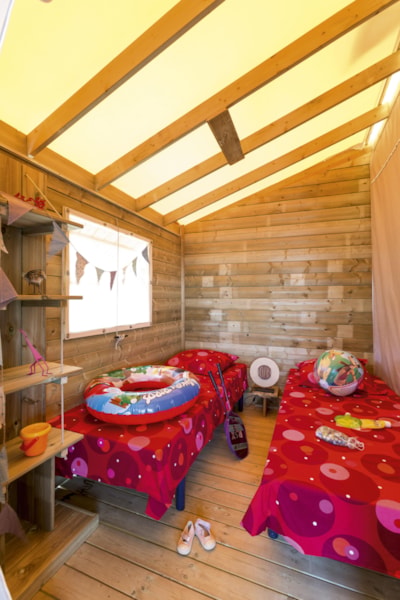 C- Lodge on stilts - 2 bedrooms, 24m² with covered terrace — 2