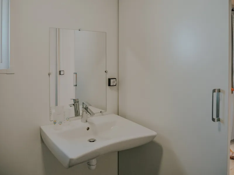 C- Mobil-Home Hélios - Pmr - 2 Chambres 32M² Avec Terrasse Couverte