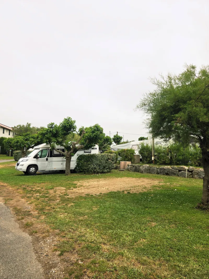 Emplacement Avec Électricité