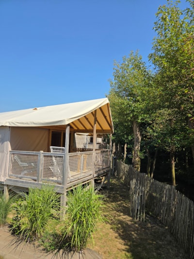 C- Lodge on stilts - 2 bedrooms, 24m² with covered terrace