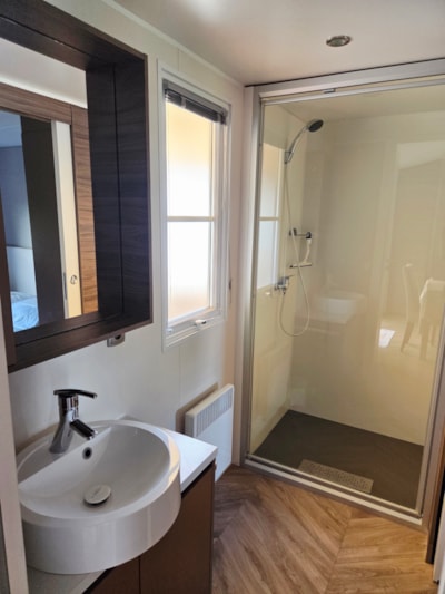 R- Caribbean mobile home with 2 bedrooms