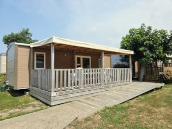 Location - C- Mobil-Home Hélios - Pmr - 2 Chambres 32M² Avec Terrasse Couverte - Chadotel International Erromardie