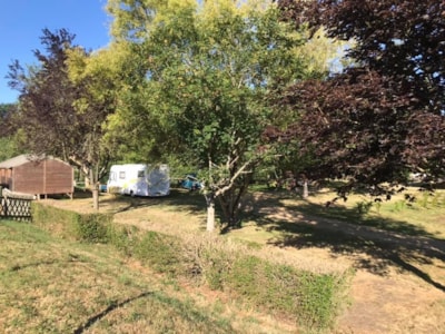 Comfort Package (1 tent, caravan or motorhome + 1 car + electricity 16A)