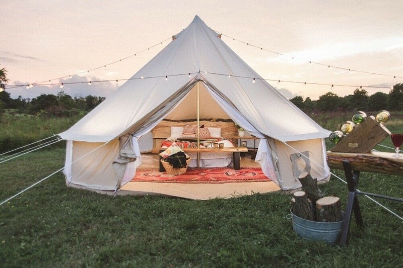 Boheemse tent op palen met terras (2 tot 4 slaapplaatsen)