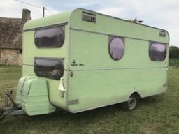 Accommodation - Caravane Nature Rétro - Camping Morédéna