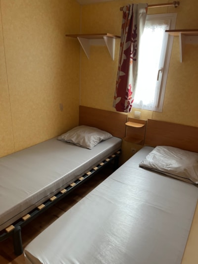 Mobile-home (2 bedrooms) + covered terrace