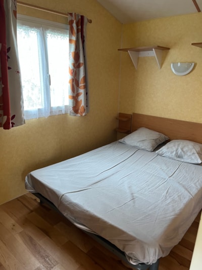 Mobile-home (2 bedrooms) + covered terrace