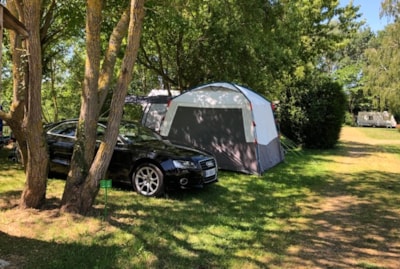 Comfort Package (1 tent, caravan or motorhome + 1 car + electricity 16A)