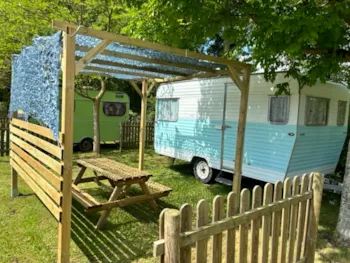 Location - Caravane Barbe À Papa Vintage - Camping Morédéna