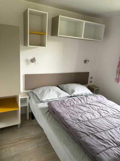 Mobile-home (2 bedrooms) + covered terrace