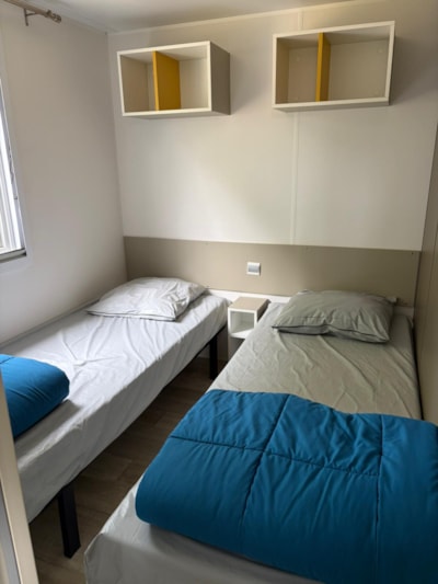 Mobile-home (2 bedrooms) + covered terrace